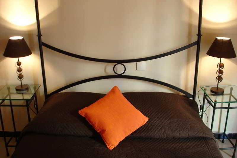 Celenya Hotel Tolone